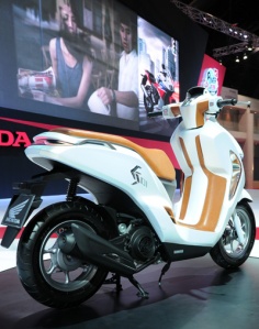 Honda ES01 white