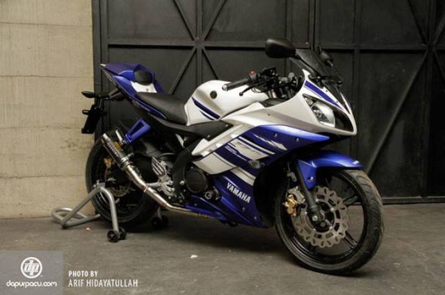 Yamaha R15 Racing Equipment modification
