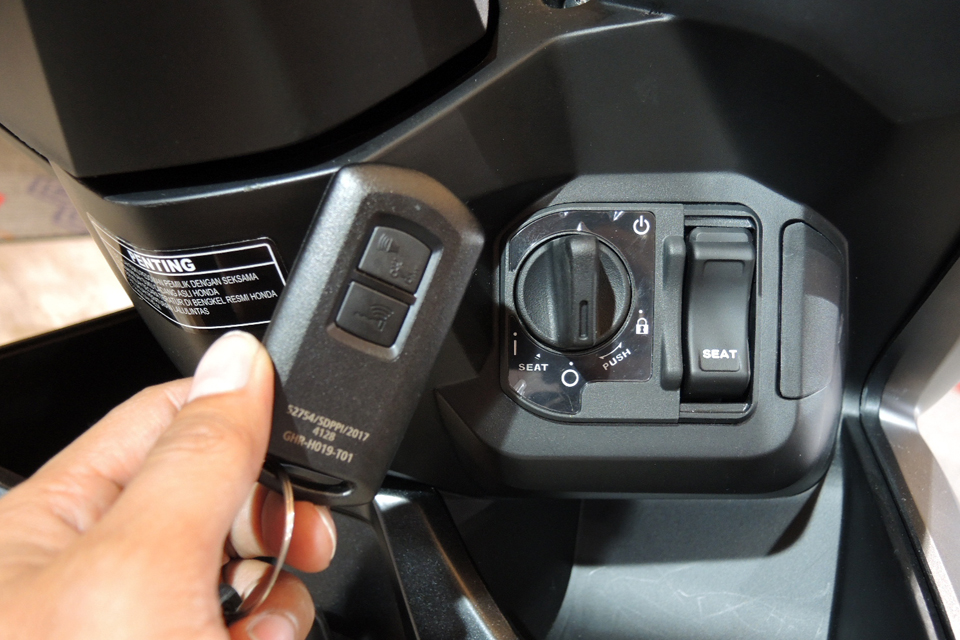 Kenal lebih jauh dengan keyless pada Honda Vario 150! | mario devan Blog's